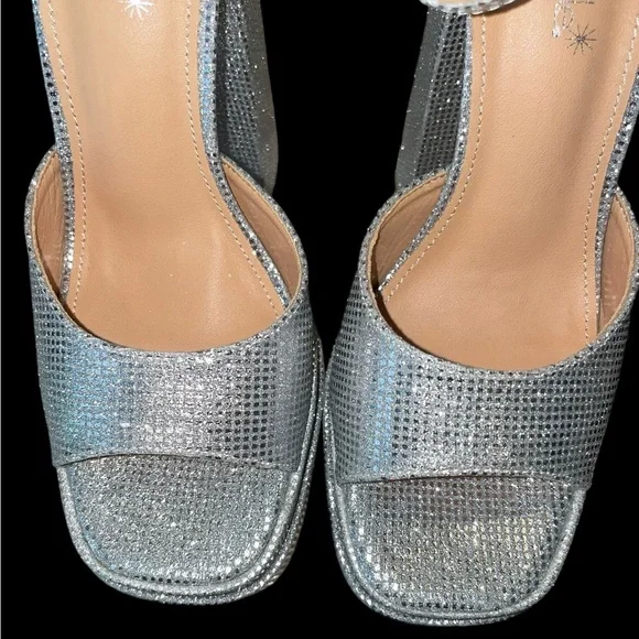 SHOEDAZZLE Platform Ankle Strap Open Toe Sandal - NWT - Picture 3 of 5